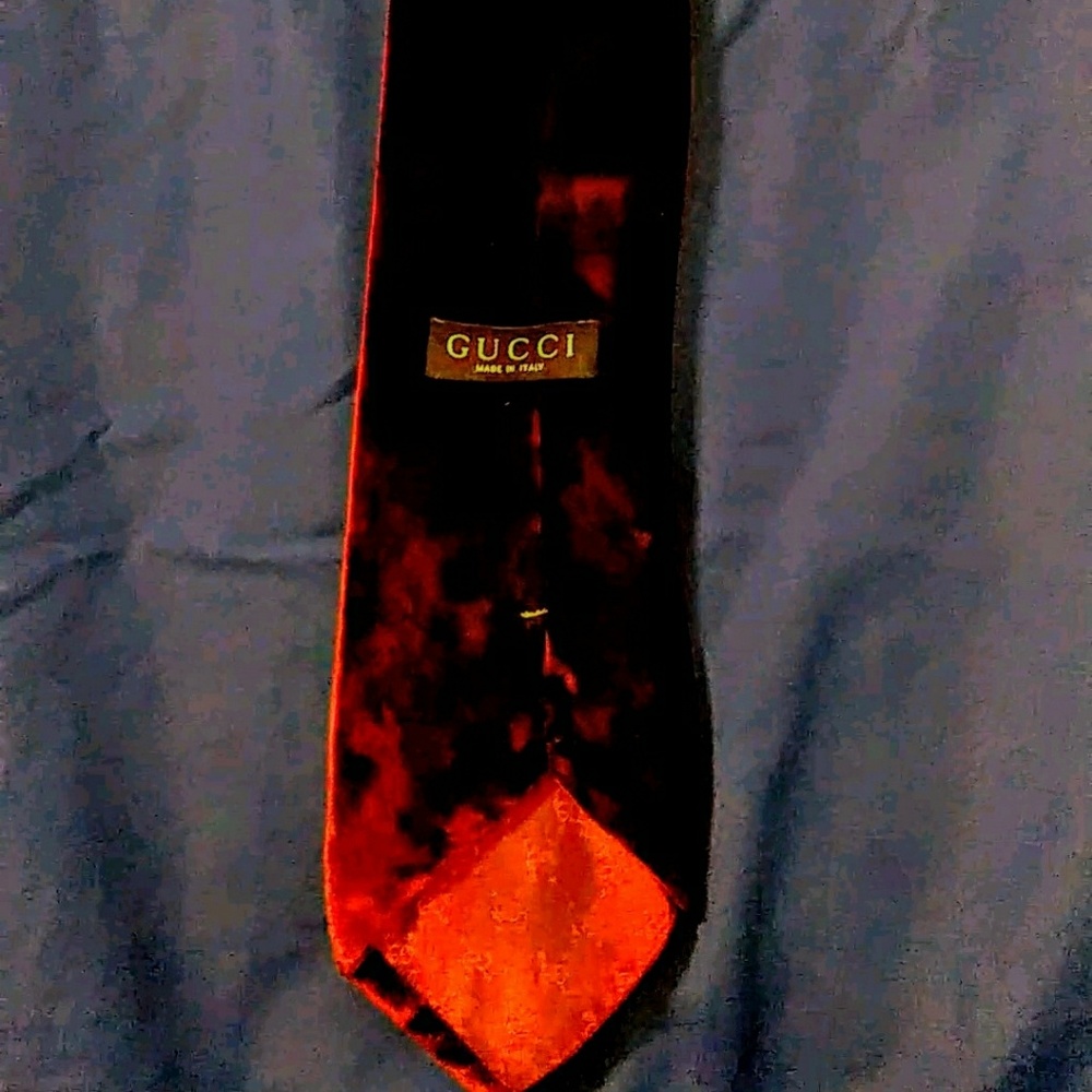 Gucci vintage Tie and a pair of black men's Louis